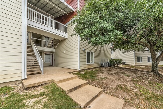 Building Photo - 529 Southwest Pkwy