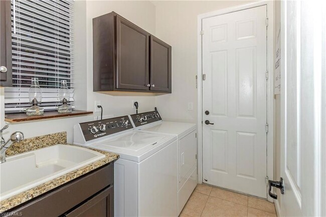 Building Photo - 5104 Salerno St