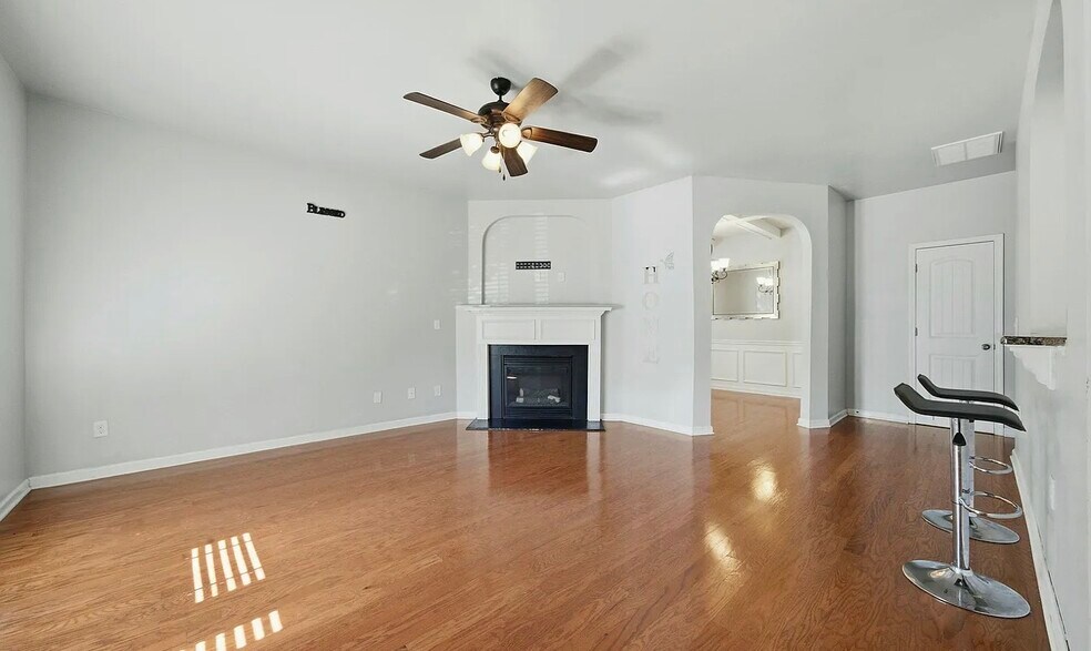 Building Photo - 9 Matador Way
