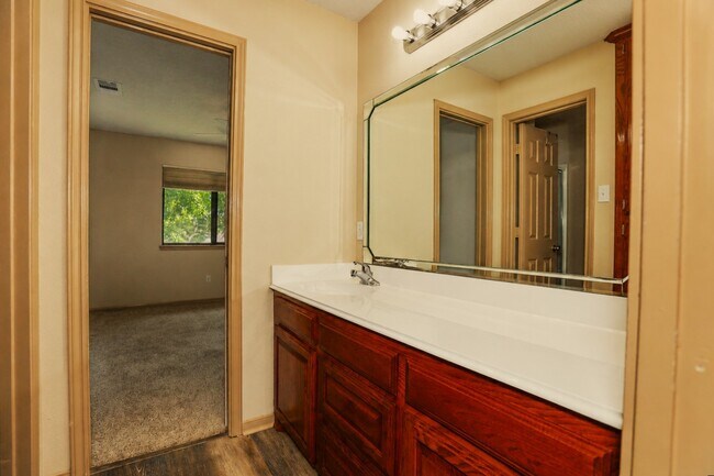 Building Photo - 112 Portulaca St