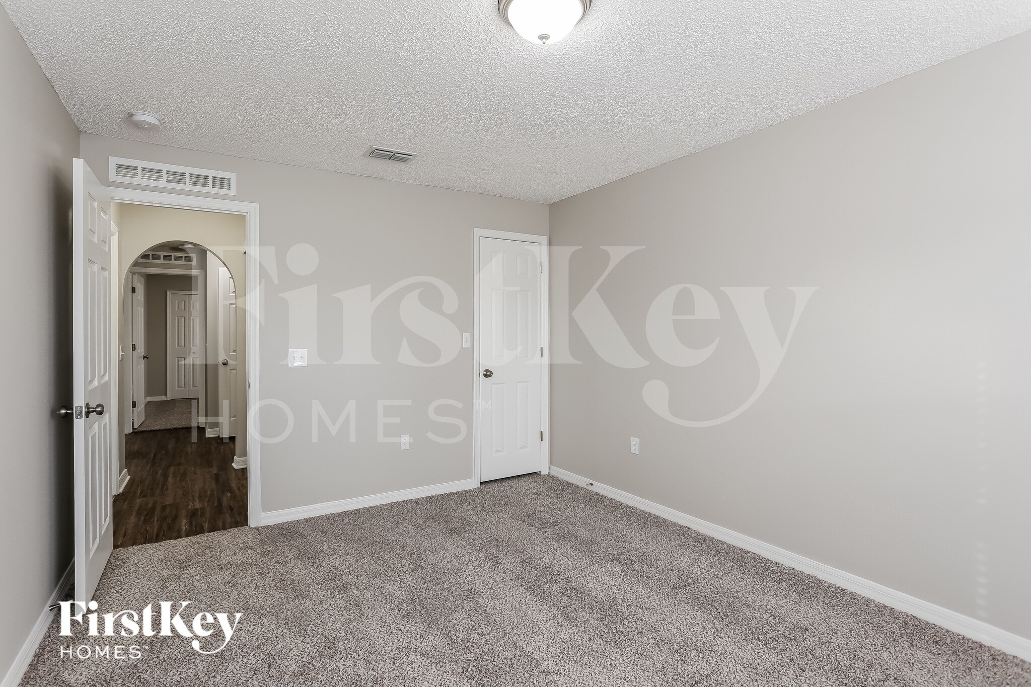 Building Photo - 6671 Gentle Oaks Dr N