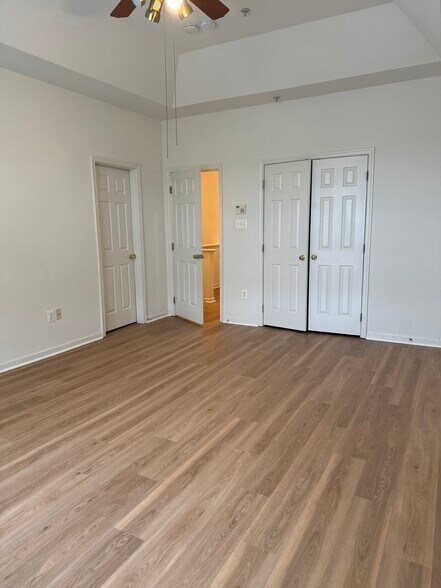 Owners Suite Bedroom - 410 Redland Blvd