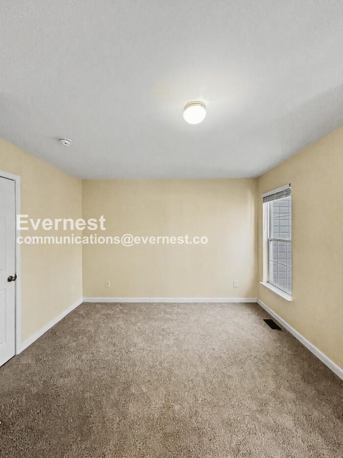 Building Photo - 8726 Springwater Dr