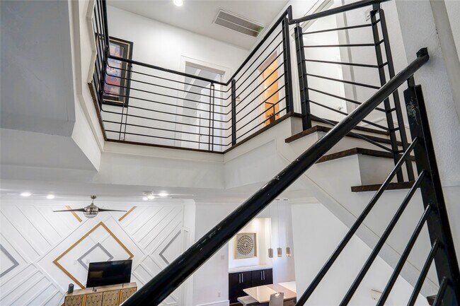 Building Photo - 1205 Summer St