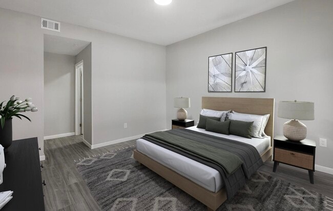 Building Photo - 401 Putnam Dr