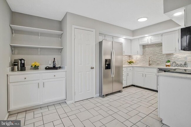 Building Photo - 8263 Berryfield Dr