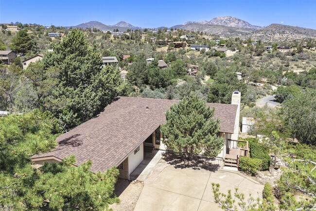 Building Photo - 3 Bedroom, 2 Bath Home with Views in Prescott!