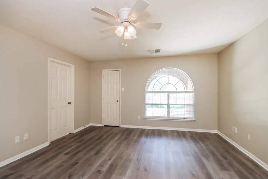 Building Photo - 403 Douglas Fir Dr