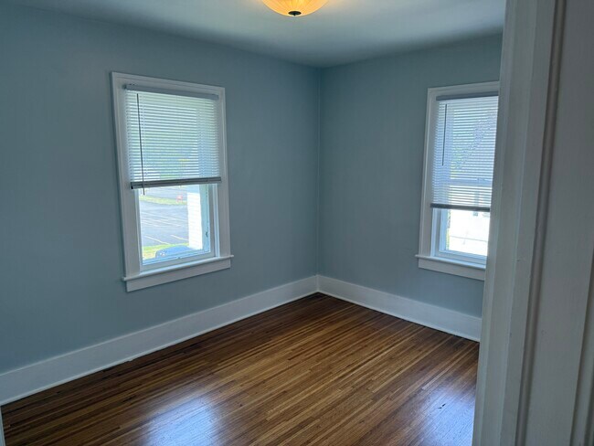 Building Photo - 1476 Ridge Rd