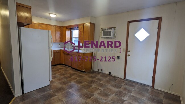 Building Photo - 502-506 N Wilson