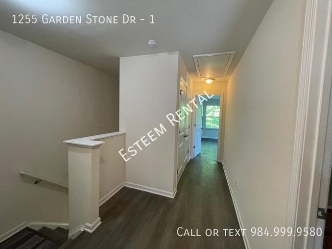 Building Photo - 1255 Garden Stone Dr