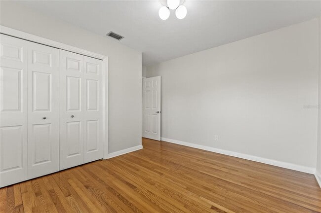 Building Photo - 1023 W Ohio Ave