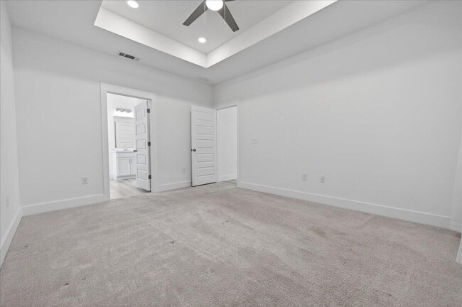 Building Photo - 210 Lyla Ln