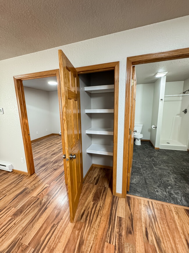 Building Photo - Theater Apartments Beulah