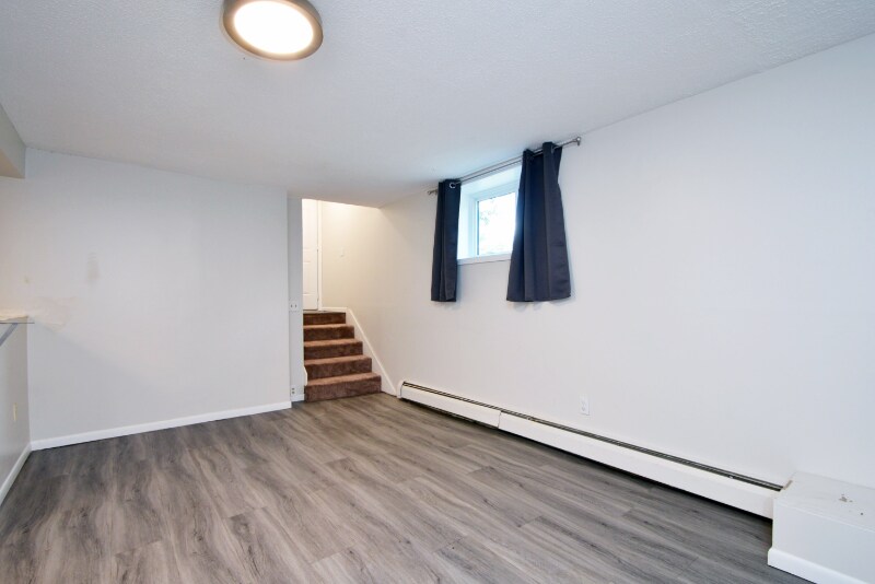 Building Photo - 1366 Pascal St