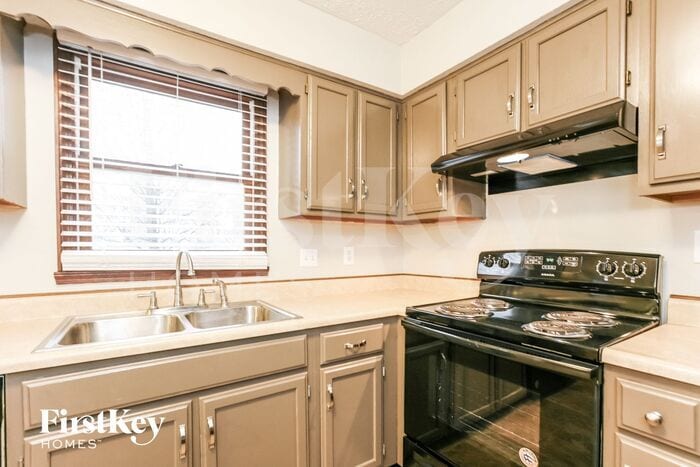 Building Photo - 8738 Buckhaven Dr