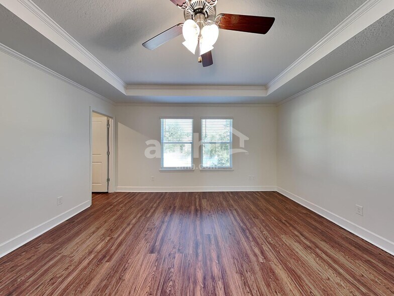 Building Photo - 1336 Mount Logan Dr