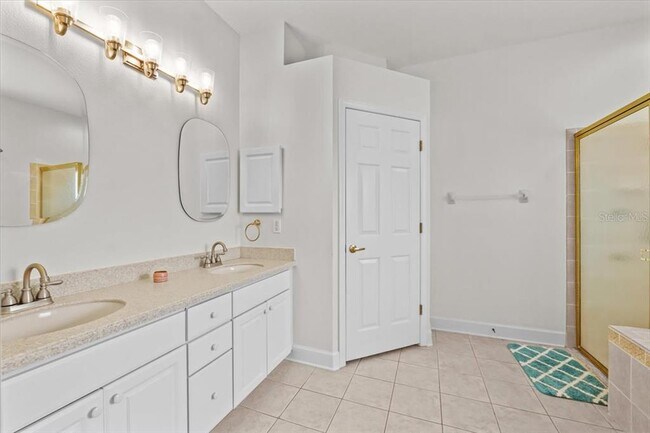 Building Photo - 15604 Durango Cir