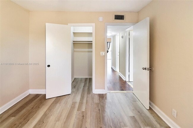 Building Photo - 5975 NW 25th Ct