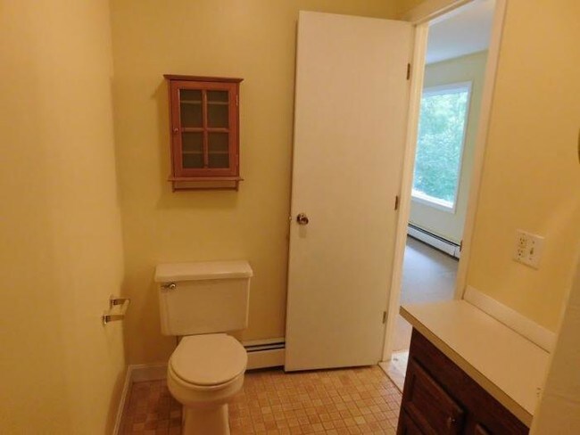 Building Photo - 3 bedroom in Cumberland RI 02864