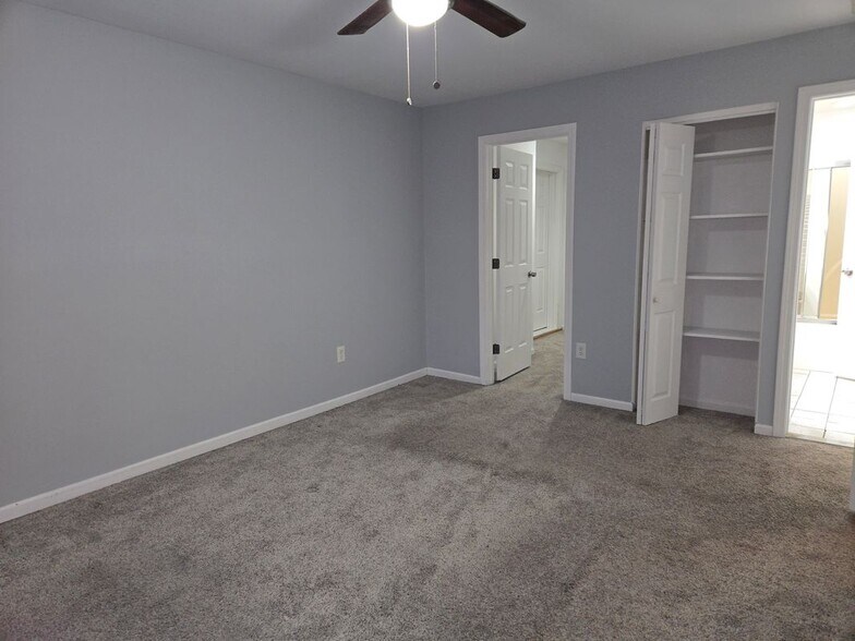 Building Photo - 329 Mohegan Rd