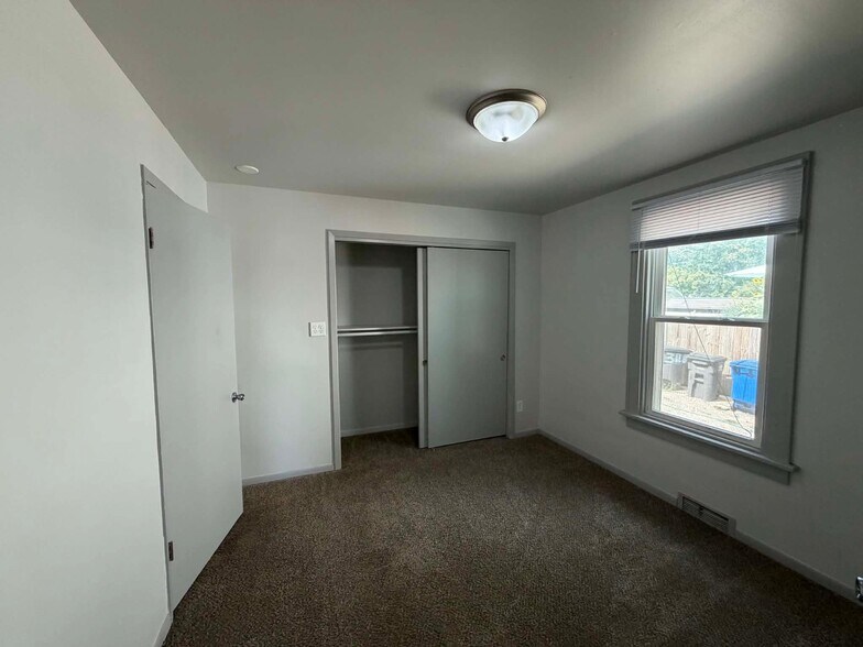 Building Photo - 3112 York St