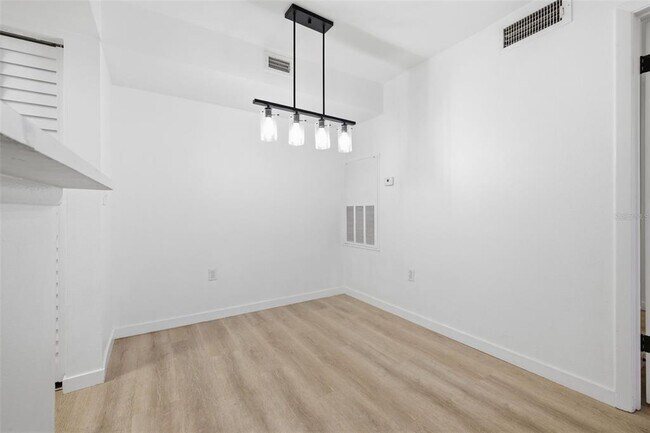 Building Photo - 3038 Parkway Blvd