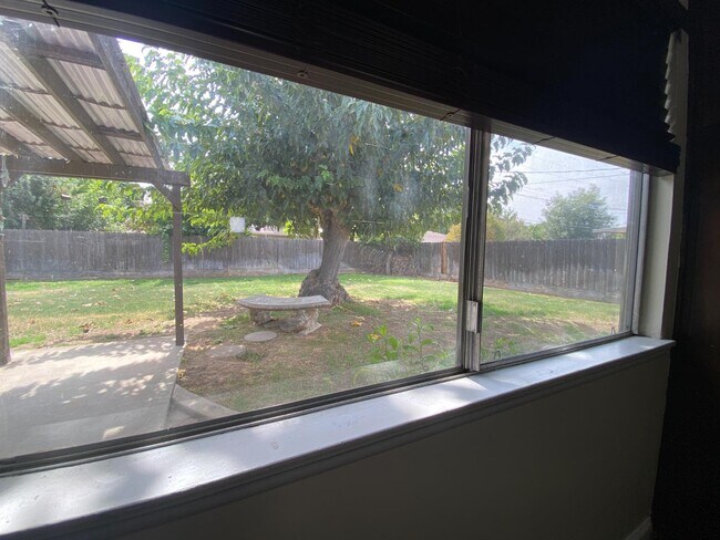 Building Photo - 2609 W Griffith Way