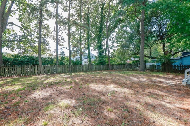 Building Photo - Elizabeth Lake Estates