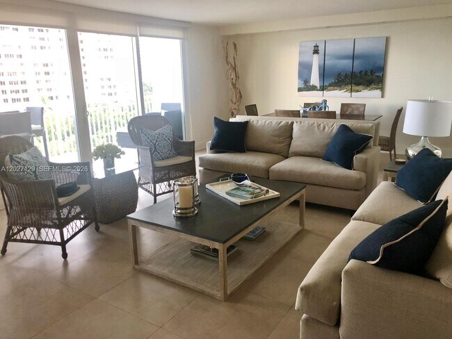 Building Photo - 607 Ocean Dr