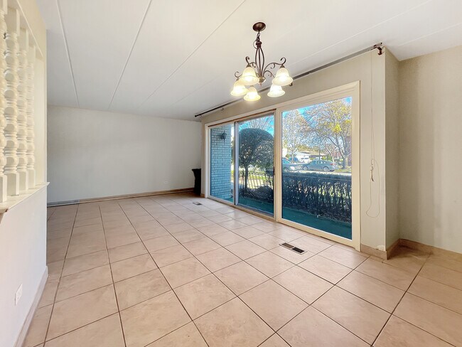 Building Photo - 10702 Keating Ave