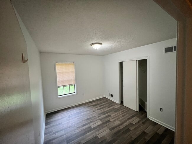 Building Photo - 5787 Cedar Bay Dr