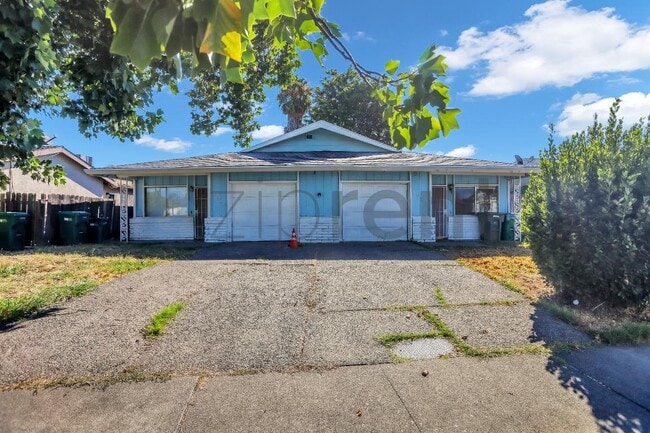 Building Photo - 8924 San Pasqual Way