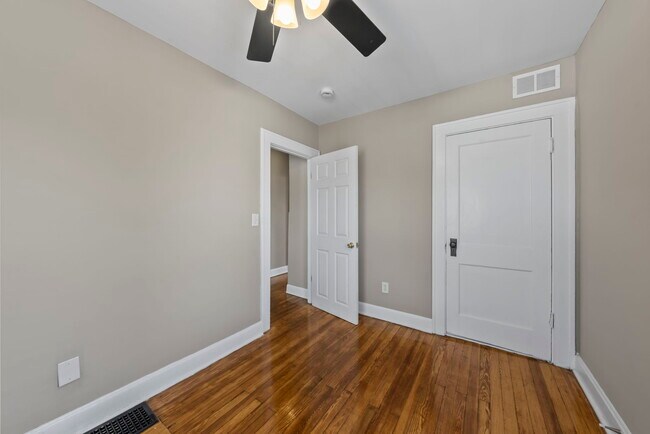 Building Photo - 1343 Bruck St