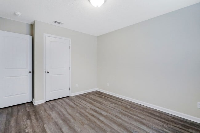 Building Photo - JESUP HOME FOR RENT!!