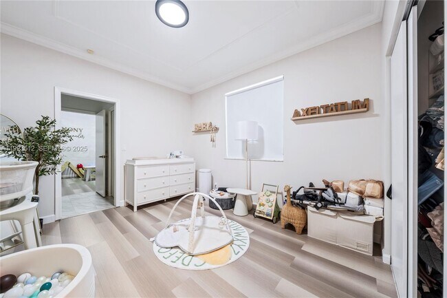 Building Photo - 2994 Oakbrook Dr