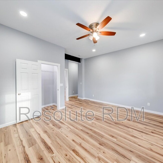 Building Photo - 804 N Locke St