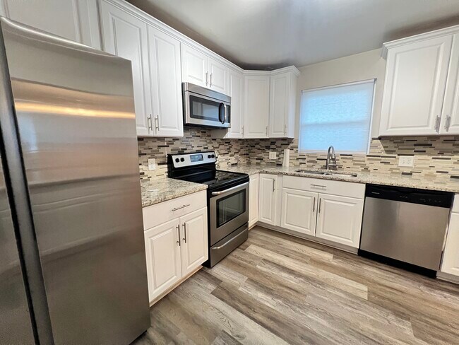 Building Photo - 3219 Fruitwood Ln