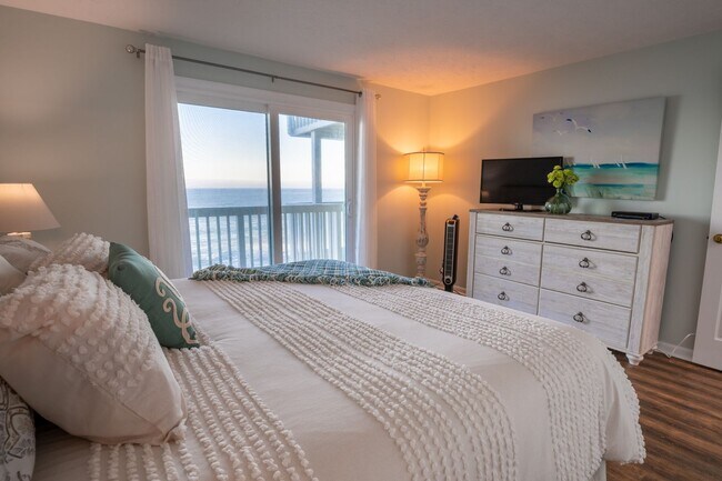 Building Photo - OCEANFRONT GETAWAY OFF-SEASON MONTHLY RENTAL