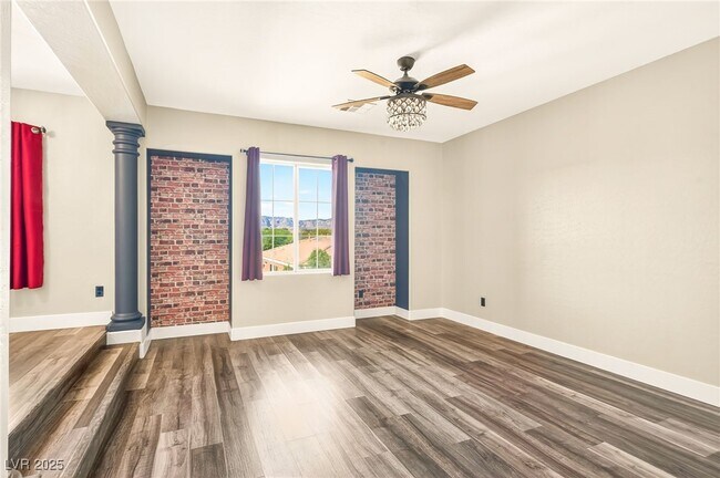 Building Photo - 10091 Sand Key St