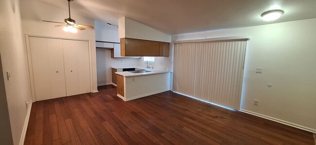 Building Photo - Special Offer: Reduced Security Deposit – ...