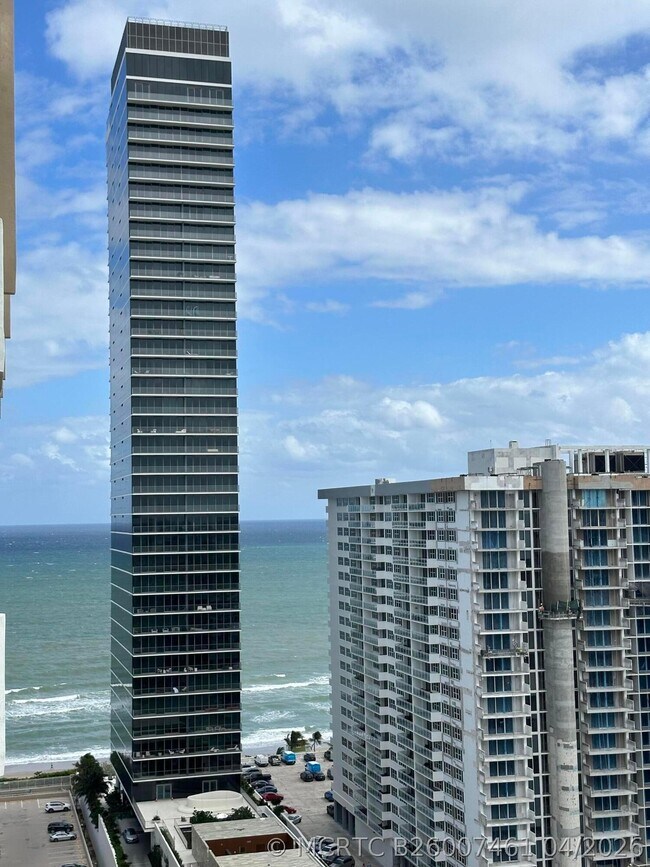 Building Photo - 1985 S Ocean Dr