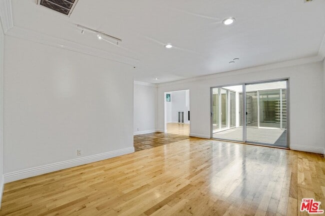 Building Photo - 2700 Coolidge Ave