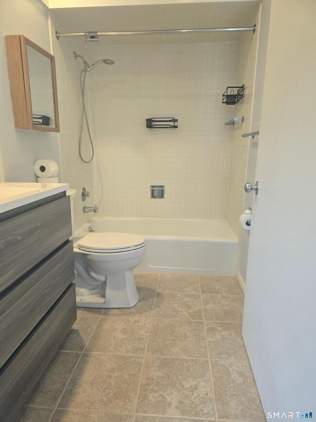 Building Photo - 434 Heritage Vlg