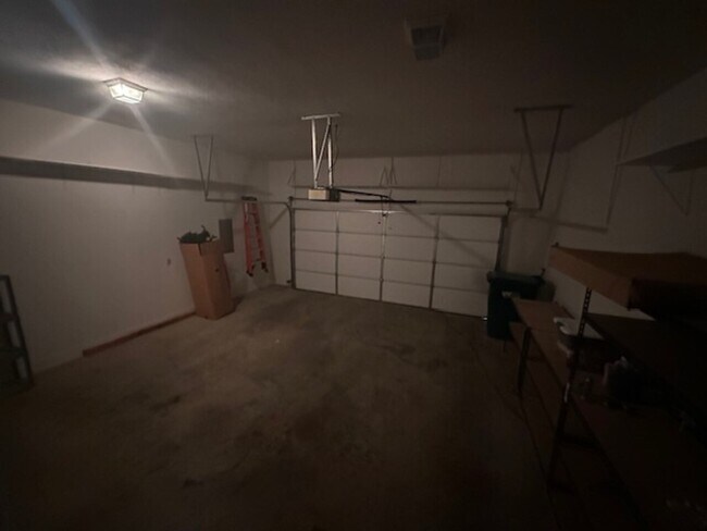 Building Photo - 4 Walnut Grove Cove