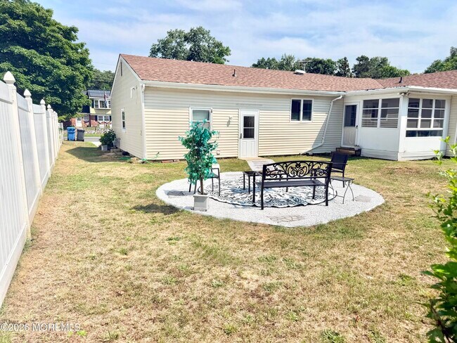 Building Photo - 104 Nautilus Dr