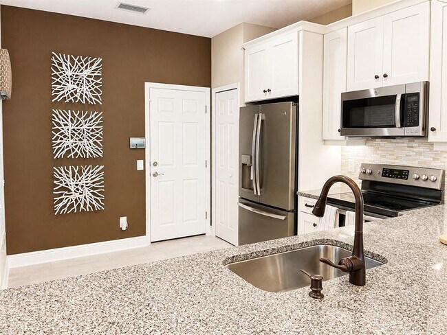 Building Photo - 2556 Stapleford Pl