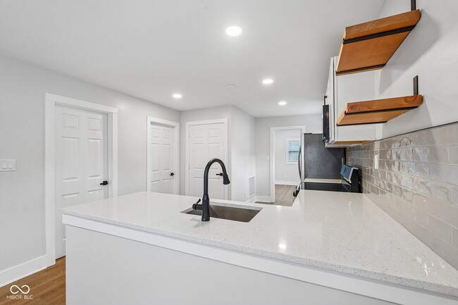 Building Photo - 3847 Hoyt Ave