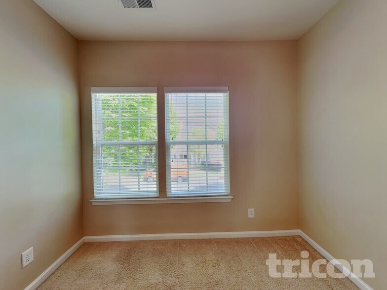 Building Photo - 22351 Market St