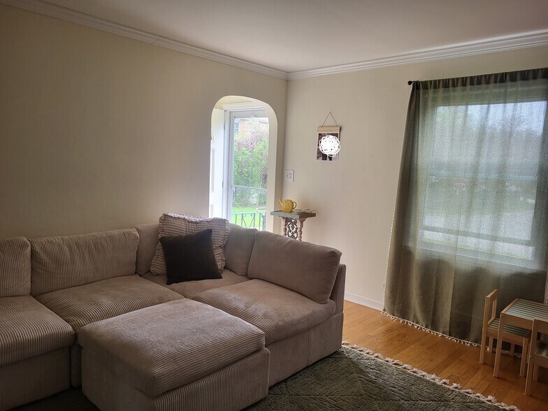 Building Photo - 226 North Ave